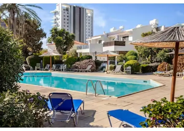 Gorgeous In Paradise Complex 파포스